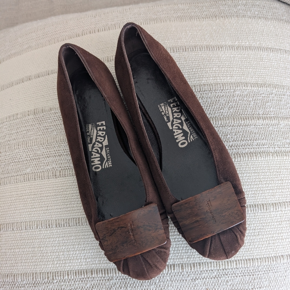 Salvatore Ferragamo Y2K Brown Suede Ballet Flats Wooden Buckle Accent